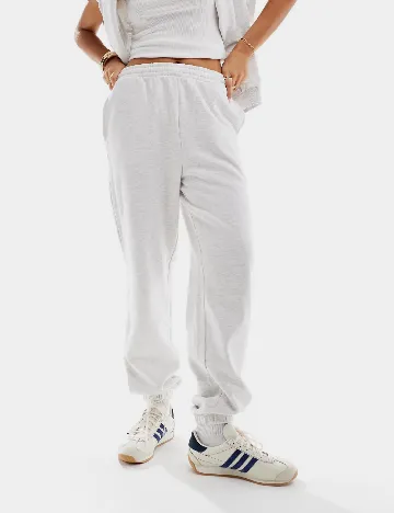 Pantaloni ASOS, gri deschis Gri