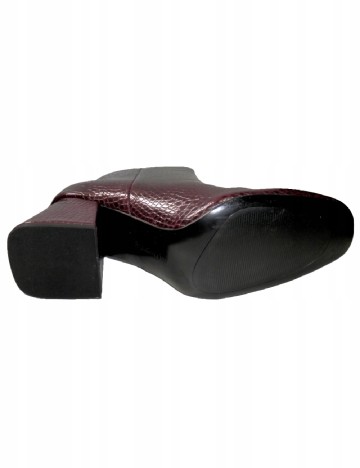 Botine Stradivarius, mov