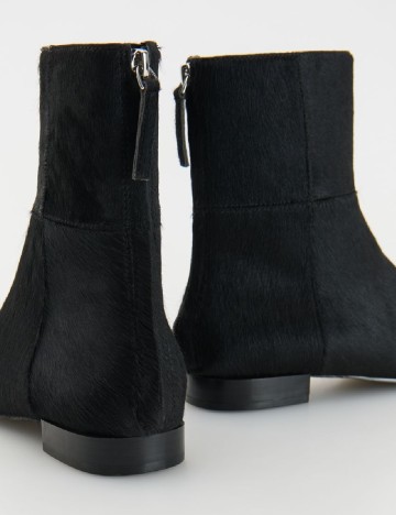 Ghete Reserved, negru