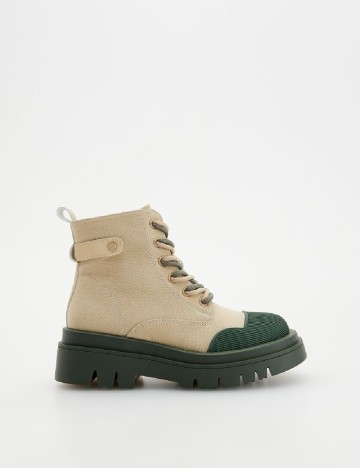 Ghete Reserved, verde