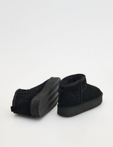 Ghete Reserved, negru