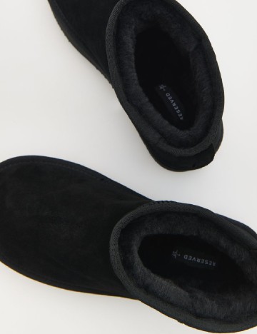 Ghete Reserved, negru