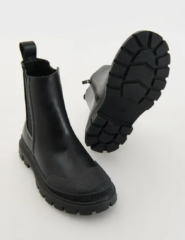 Ghete Reserved, negru Negru