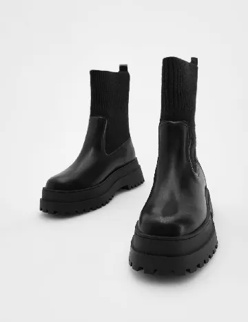 Ghete Reserved, negru Negru