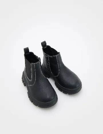 Ghete Reserved, negru Negru