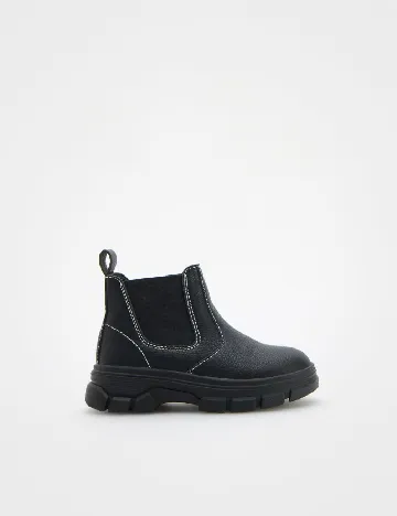 Ghete Reserved, negru Negru
