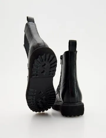 Ghete Reserved, negru Negru
