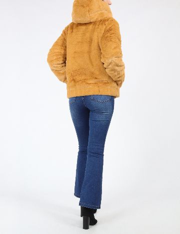 Jacheta Zara, maro