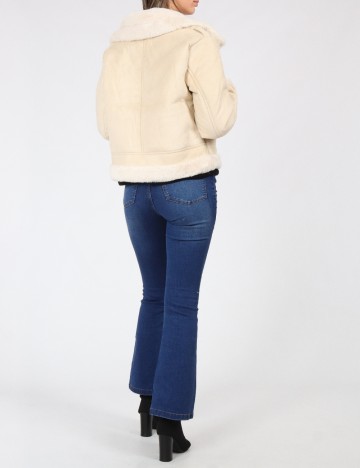 Jacheta Stradivarius, crem