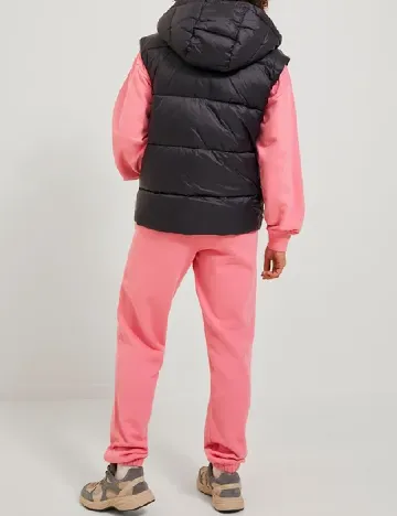 Vesta Jacqueline de Yong, negru Negru