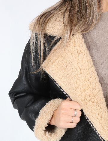 Jacheta Bershka, negru