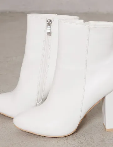 Botine PrettyLittleThing, alb Alb