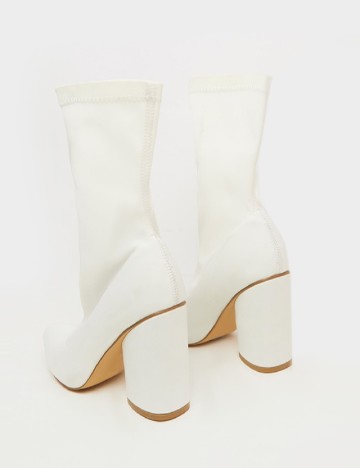 Botine PrettyLittleThing, alb