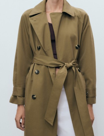Trench Mango, kaki