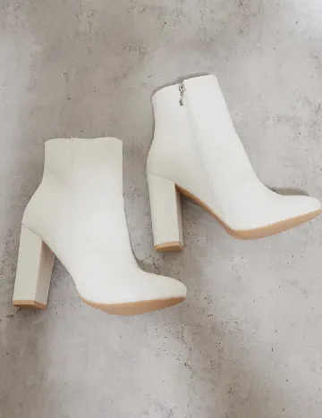 Botine PrettyLittleThing, alb Alb