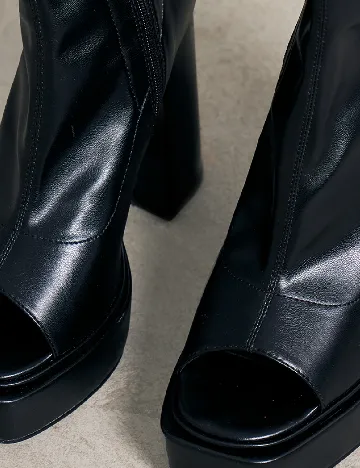 Botine PrettyLittleThing, negru Negru