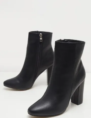 Botine PrettyLittleThing, negru Negru