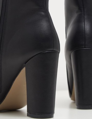 Botine PrettyLittleThing, negru