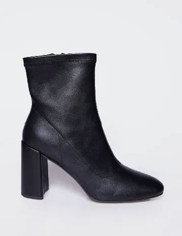 Botine PrettyLittleThing, negru Negru