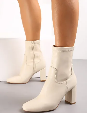 Botine PrettyLittleThing, crem Crem