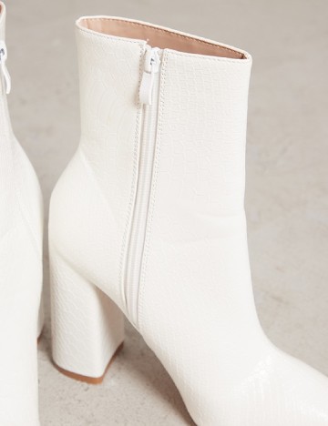 Botine PrettyLittleThing, alb
