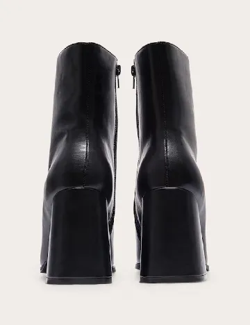 Botine PrettyLittleThing, negru Negru