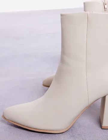Botine PrettyLittleThing, bej Crem