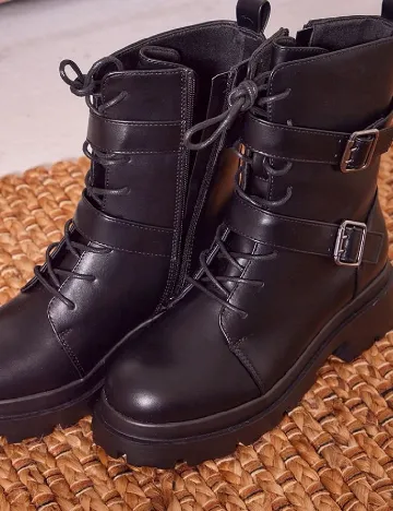 Ghete PrettyLittleThing, negru Negru