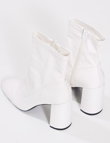 Botine PrettyLittleThing, alb