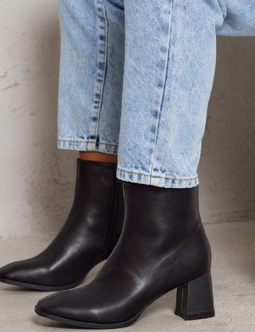 Botine PrettyLittleThing, negru
