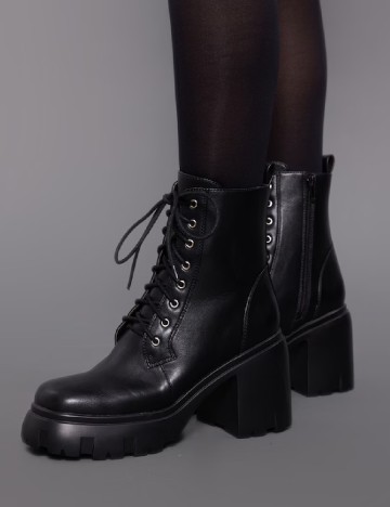 Botine PrettyLittleThing, negru
