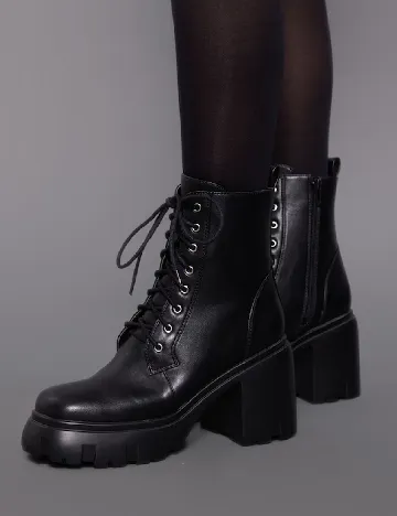 Botine PrettyLittleThing, negru Negru