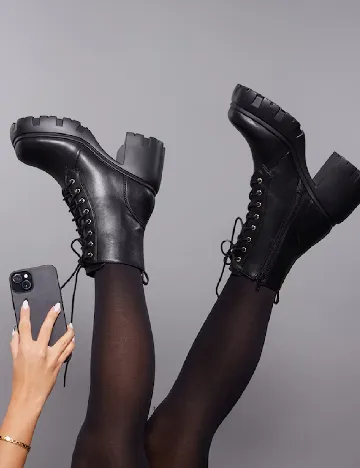 Botine PrettyLittleThing, negru Negru