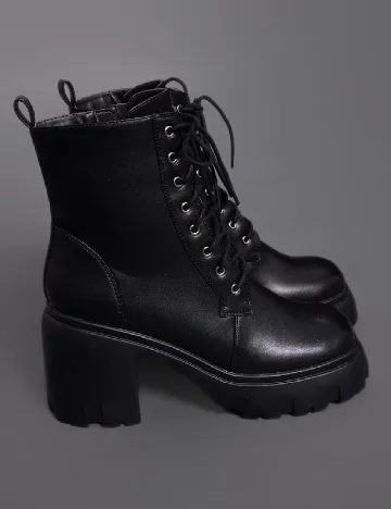 Botine PrettyLittleThing, negru Negru