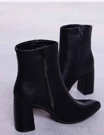 Botine PrettyLittleThing, negru Negru