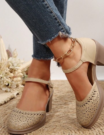 Pantofi SHEIN, maro