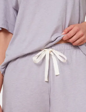 Pijama Triumph, mov Mov