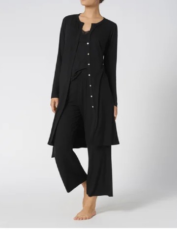 Maiou Triumph, negru