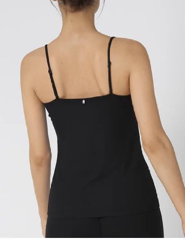 Maiou Triumph, negru
