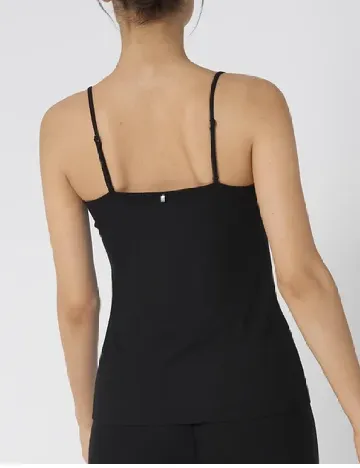 Maiou Triumph, negru Negru