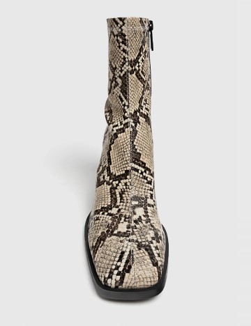 Botine Stradivarius, imprimeu sarpe