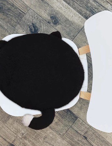 Perna decorativa SHEIN, negru