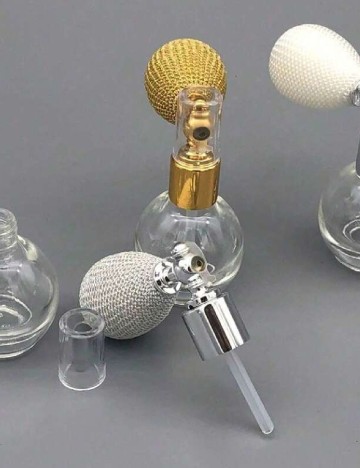 Sticluta cu pulverizator  SHEIN, auriu