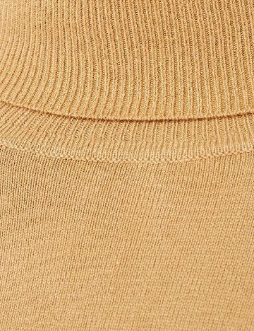 Pulover Bershka, maro