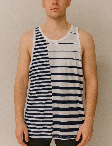 Maiou Bershka, alb/bleumarin Albastru