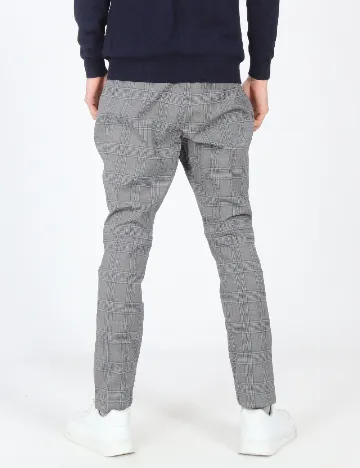 Pantaloni Bershka, gri Gri