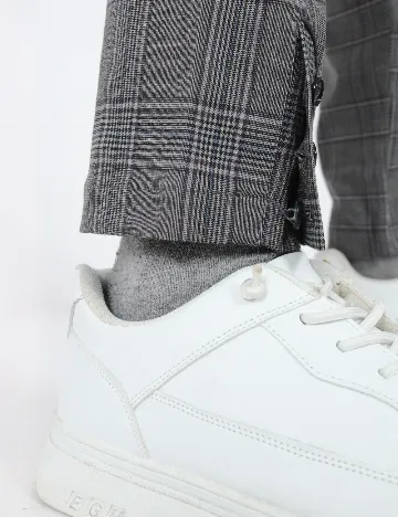 Pantaloni Bershka, gri Gri