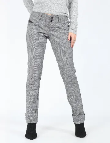 Pantaloni Bershka, gri Gri