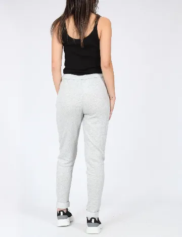 Pantaloni Bershka, gri Gri