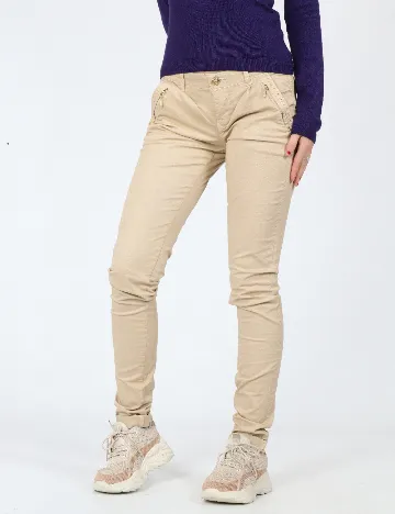 Pantaloni Bershka, crem Crem